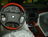 Отделка салона автомобиля BMW-730 Пламенем Ореха